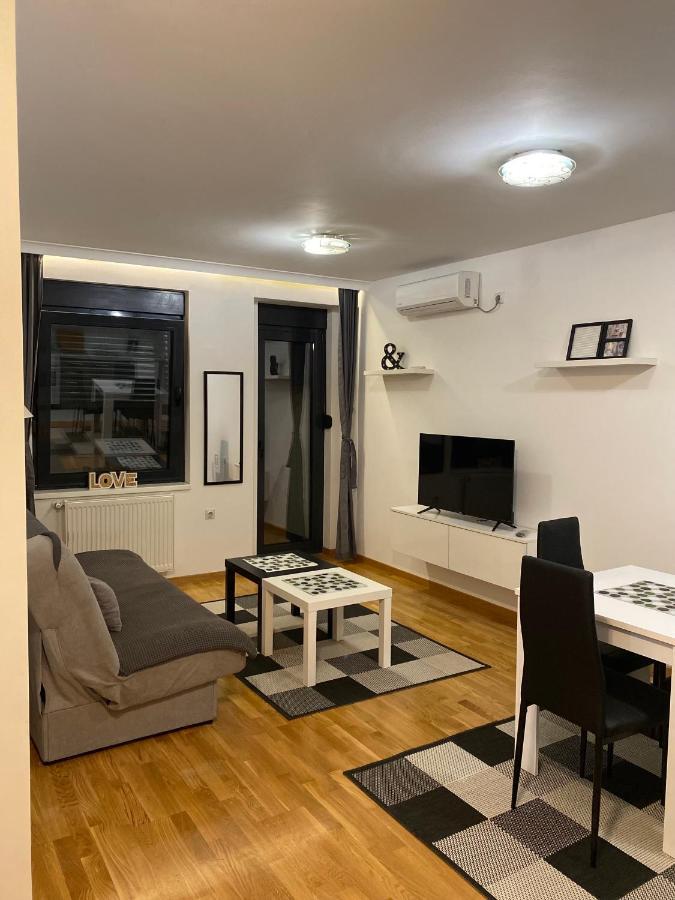 Family Home Nis , Free Parking Exterior photo